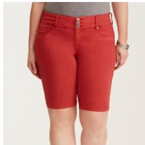 5/$30 Torrid red Bermuda jegging shorts size 20